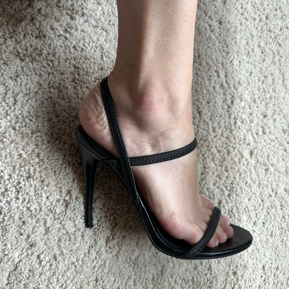 Steve Madden Strappy heels